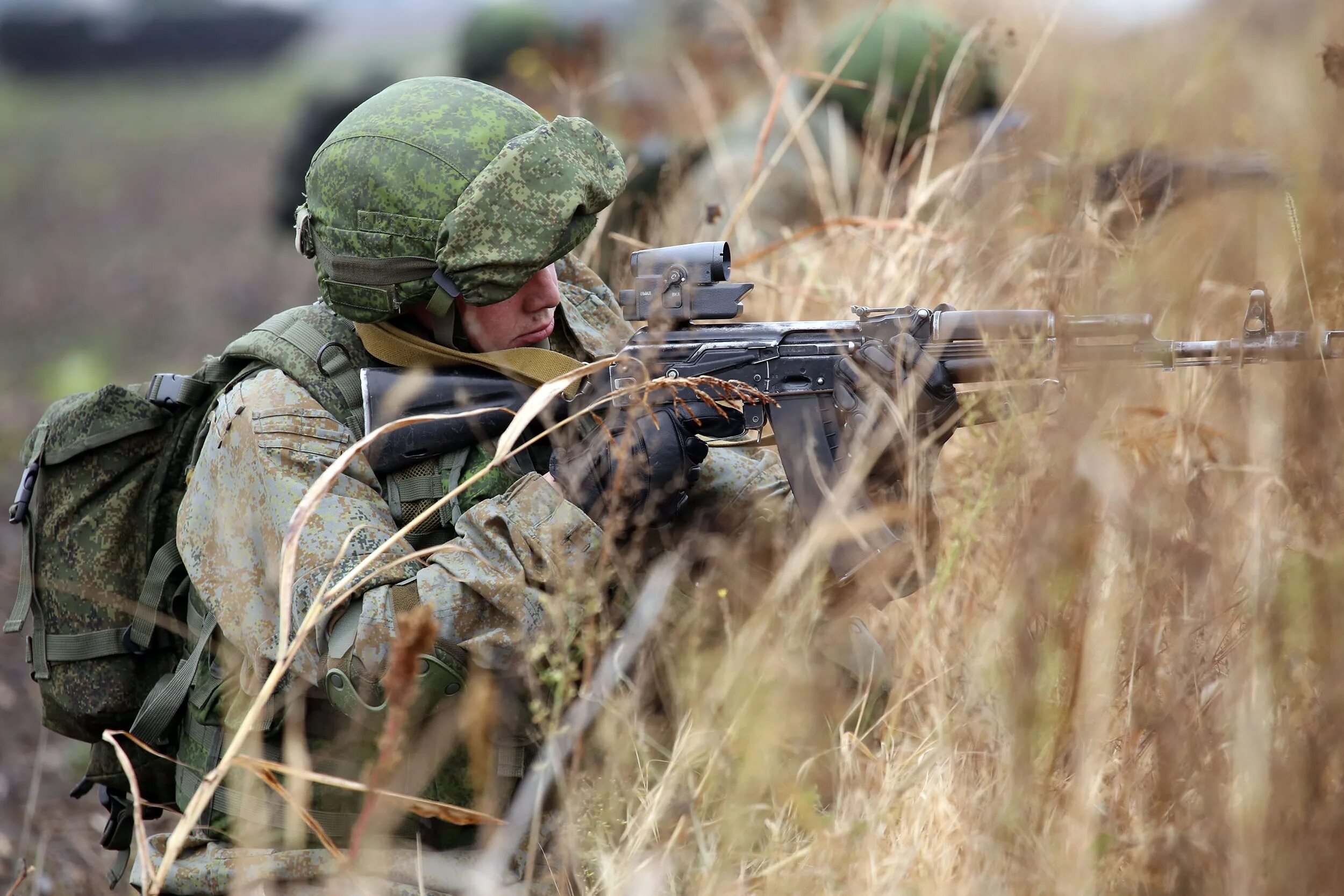 Распорядиться военный. Сухопутные войска Вооружённых сил Российской Федерации. Сухопутных войск Вооруженных сил РФ. Солдат Российской армии. Военные Сухопутные войска.