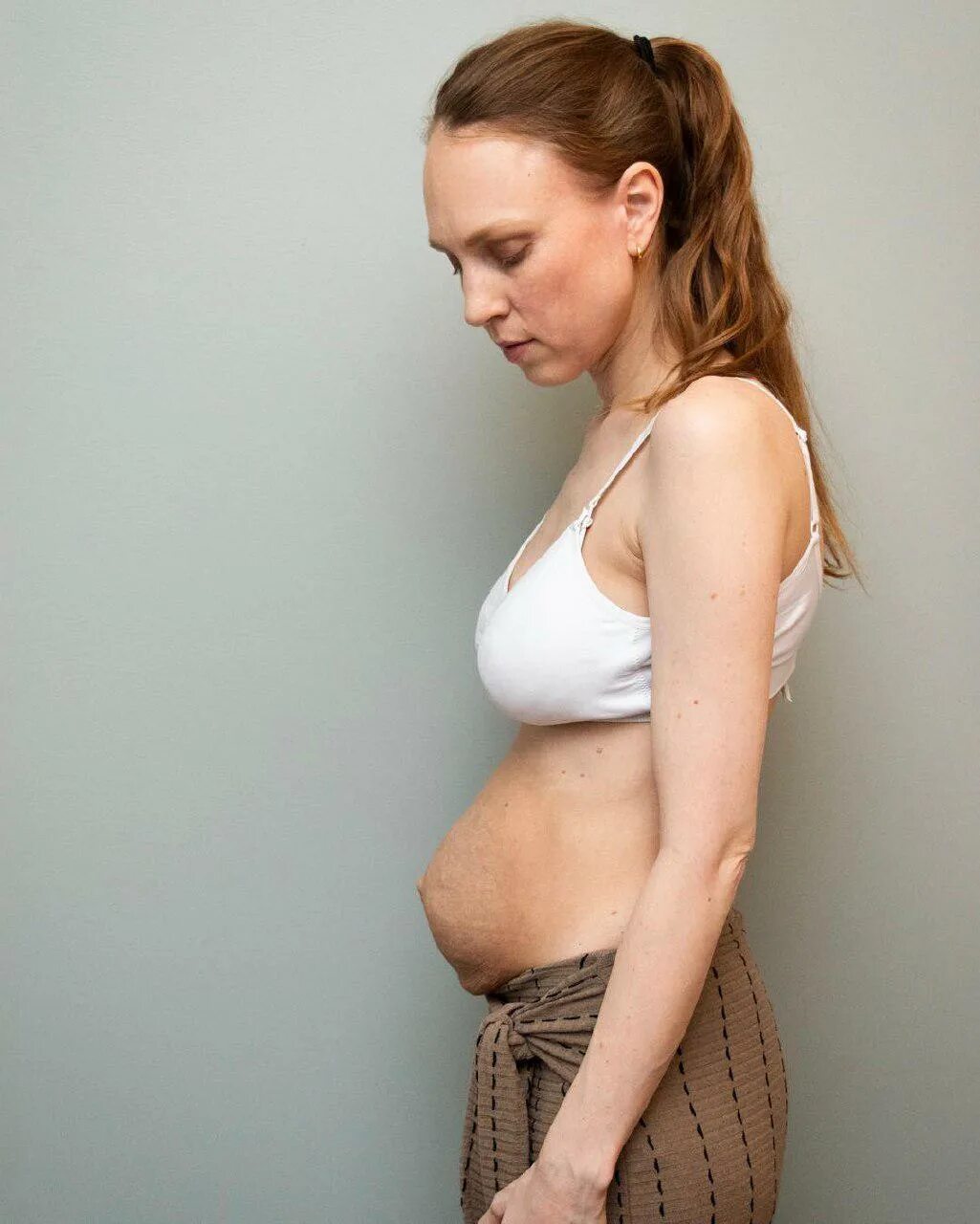 После беременности. Грудь беременных женщин. Грудь беременнойэ женщины. Живот женщины после родов.