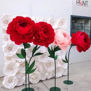 Сделать большие цветы для украшения зала