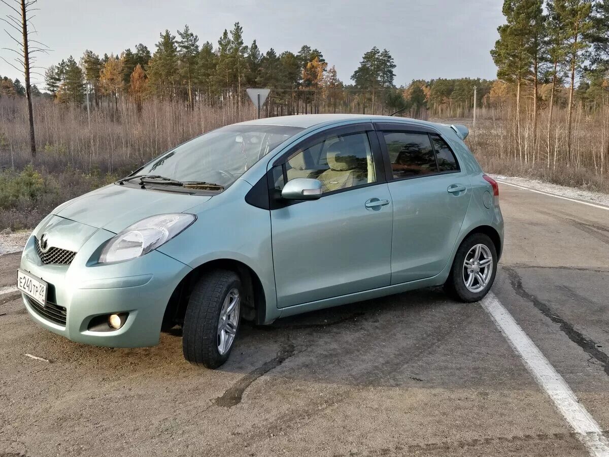 Toyota vitz 2009 года. Vitz 2009. Toyota vitz. тойота витц 2009. Vitz 2009.
