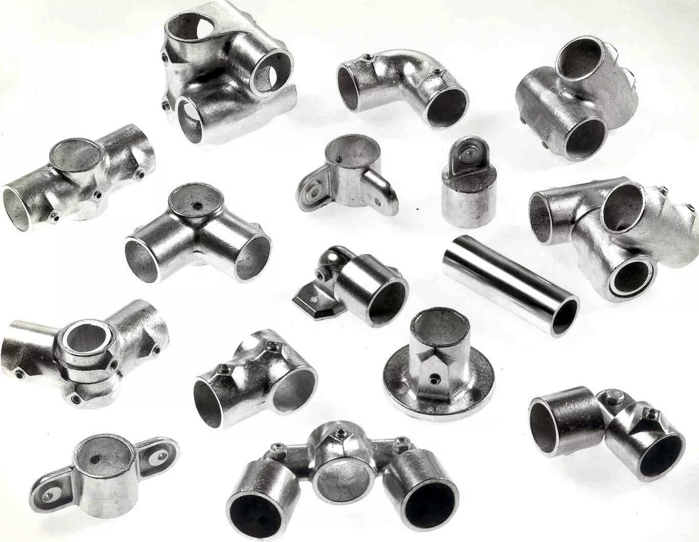 Фитинги для стальной трубы / Steel Pipe Fittings. Крепеж на металлическую трубу 32 мм. Фурнитура для джокерной трубы 25 мм. Фитинг металл. Разборный трубки 10мм. Металлический элемент s