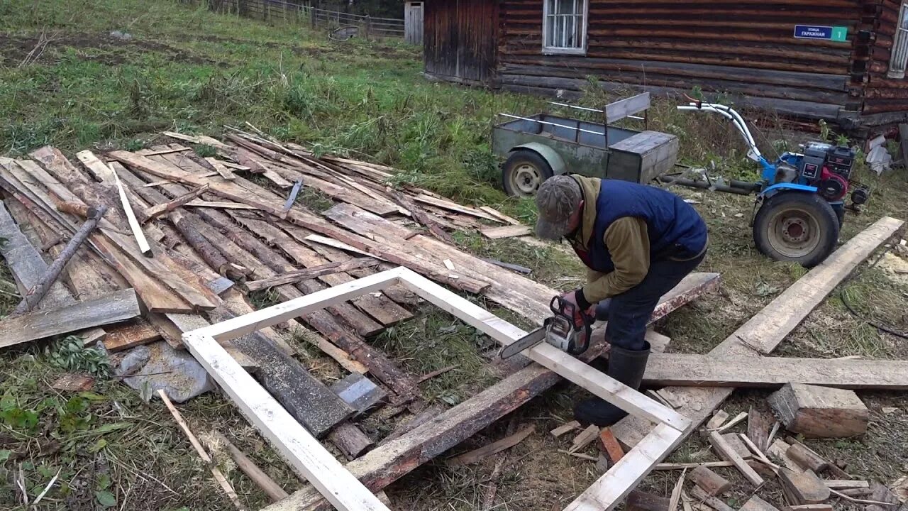 Самодельная деревня. Деревенские самоделки. Деревенский гараж. Деревенский гараж видео. Самодельный кран сделанный из бревна своими руками.