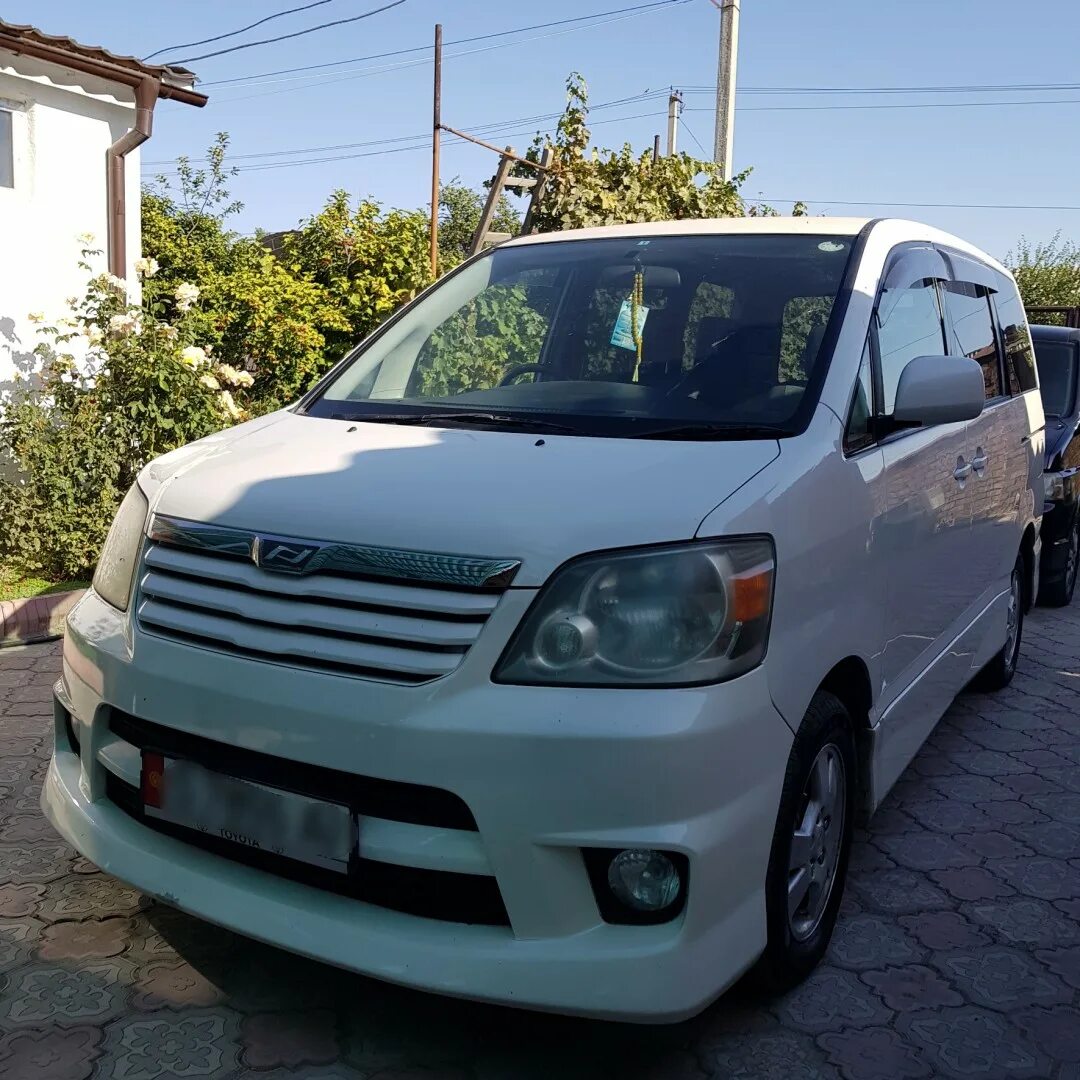 Toyota Noah 1 поколение. Ноах Тойота Ноах 1 поколение. Минивэн Тойота Ноах. Тойота Ноах 2002. Купить тойота сена