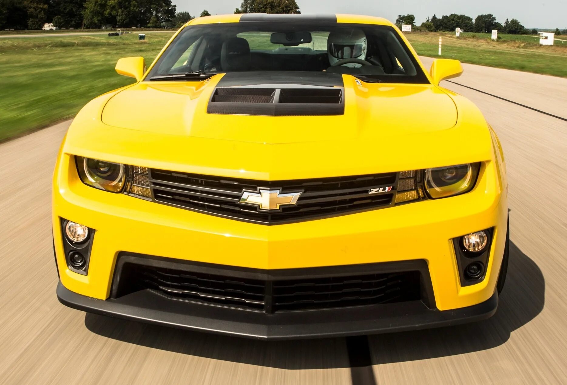 Купить шевроле чебоксары. Шевроле Камаро zl1. Chevrolet Camaro zl1 2015. Chevrolet Camaro zl1 2010. Chevrolet Camaro zl1 желтый.