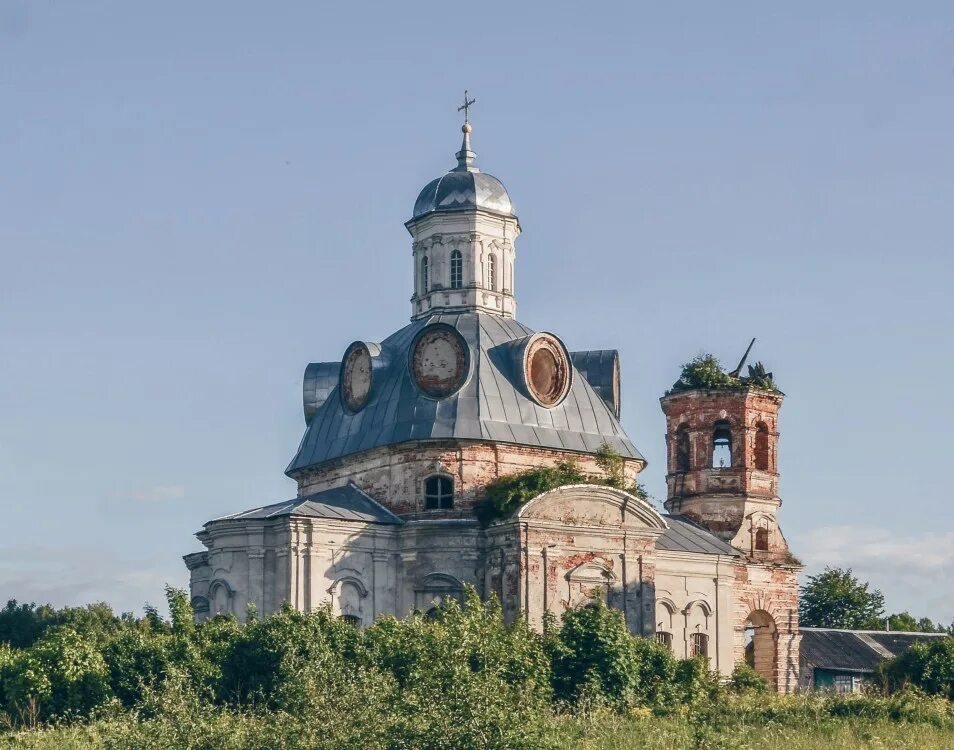 Село роща Тарусский район храм. Храм в роще Тарусский район. Роща Тарусский район. Роща Калужская область Тарусский район.