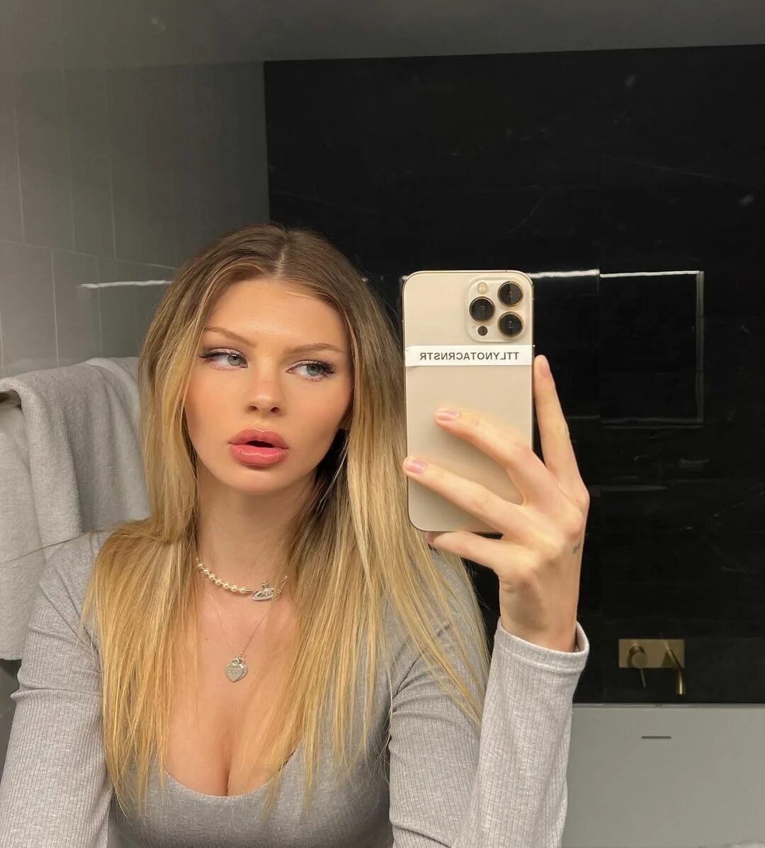 Mila sobolov сливы. Mila sobolov слив. Популярные онлифанс модели. Mila sobolov слив онлифанс. Mila sobolov фото.