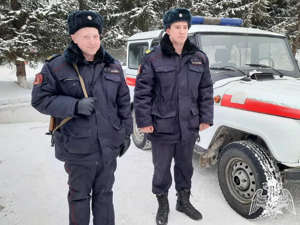 Вневедомственная охрана кемерово. Вневедомственная охрана кемерово. Росгвардейцы. Росгвардейцы нашли леией. Росгвардия кемерово.