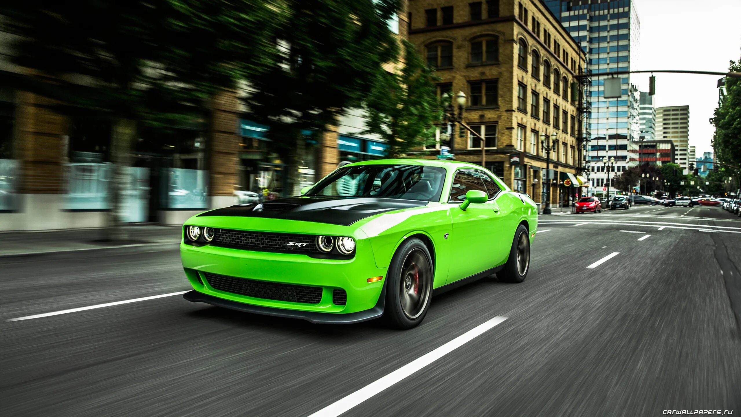 Обои додж челленджер. Dodge Challenger srt Hellcat. Dodge Challenger srt 2015. Dodge Challenger Hellcat 2015. Dodge Challenger srt зеленый.