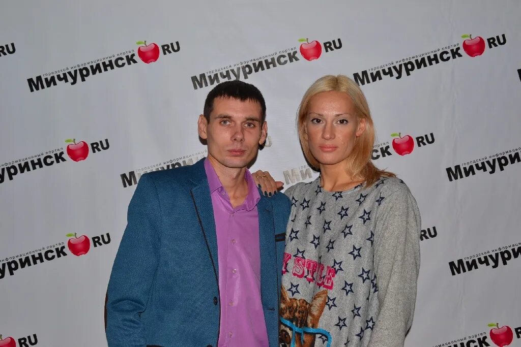 Максим апрель биография личная жизнь жена фото Портрет Максим Апрель слушать онлайн на Яндекс Музыке