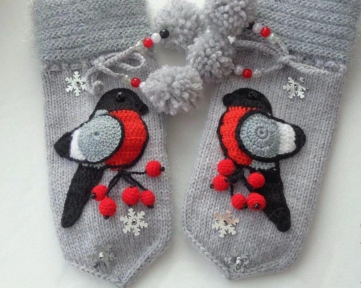 Варежки с вышивкой. Как украсить варежки. Как украсить варежки. Варежки. Как украсить варежки.