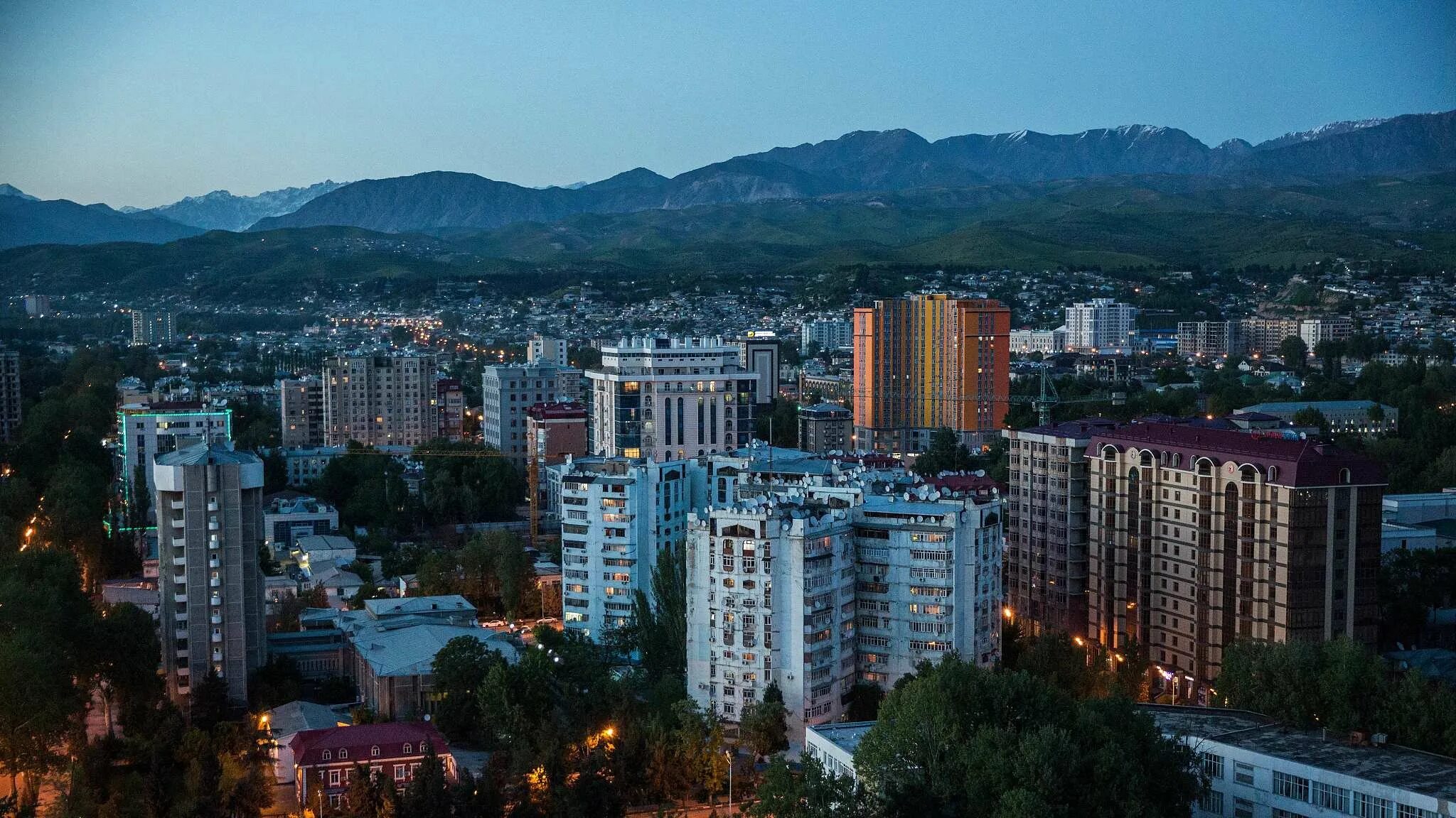 Таджикский вечер. Таджикистан столица. Таджикистан Душанбе. Душанбе панорама города. Современный Душанбе.