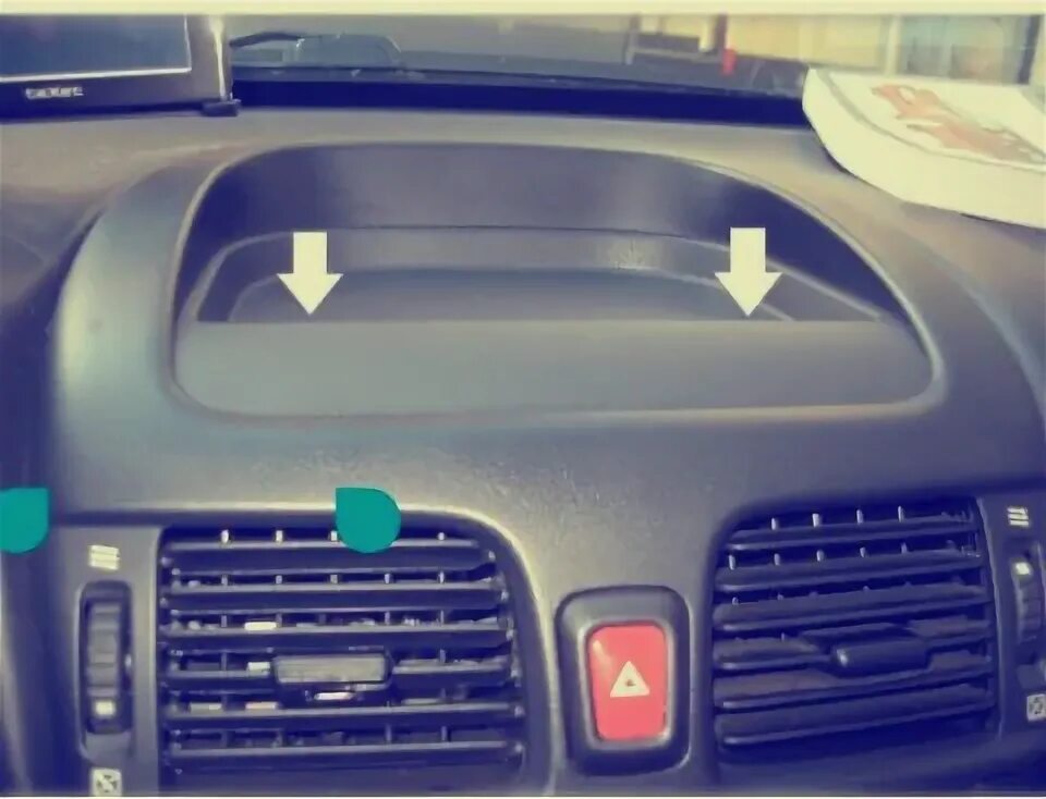 Как снять бардачок альмера g15 Подсветка в бардачок (моя версия) Nissan Almera Classic (B10), 1,6 л, 2008 год