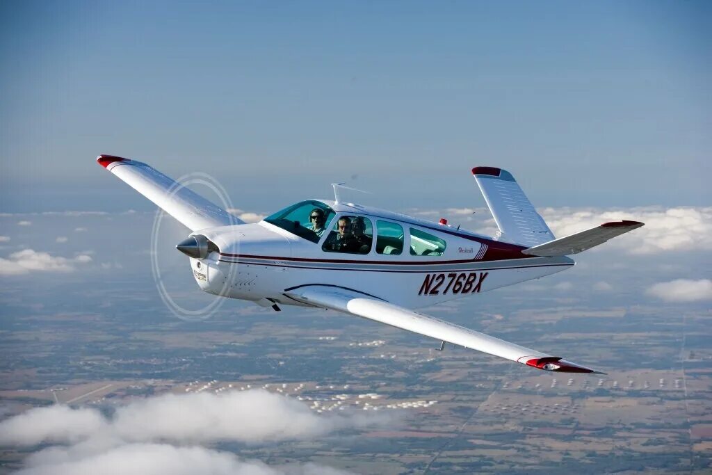 Самолет бич. Бичкрафт Бонанза. Бич Бонанза самолет. Самолет Beechcraft Bonanza v35. Бичкрафт самолет легкомоторный.