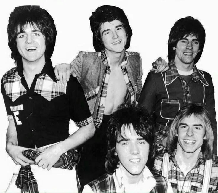 City rolling. Группа Bay City Rollers. Bay City Rollers дискография. Иэн Митчелл Bay City Rollers. The Rollers и Бэй Сити Роллерс.