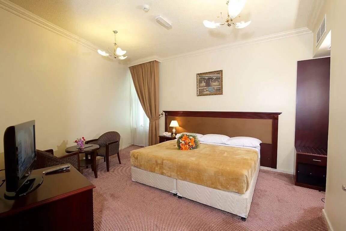 Аль Бустан отель Шарджа. Al Bustan Hotel 4*. Al Bustan Hotel Sharjah 4*, ОАЭ, Шарджа. 2. Al Bustan Hotel 4*.