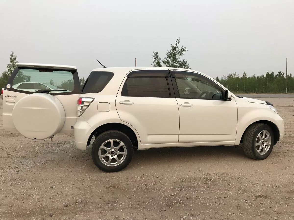5 4wd at (109 л. Toyota rush 1. тойота раш 2010. тойота раш 2007 серебристый. красная toyota rush.