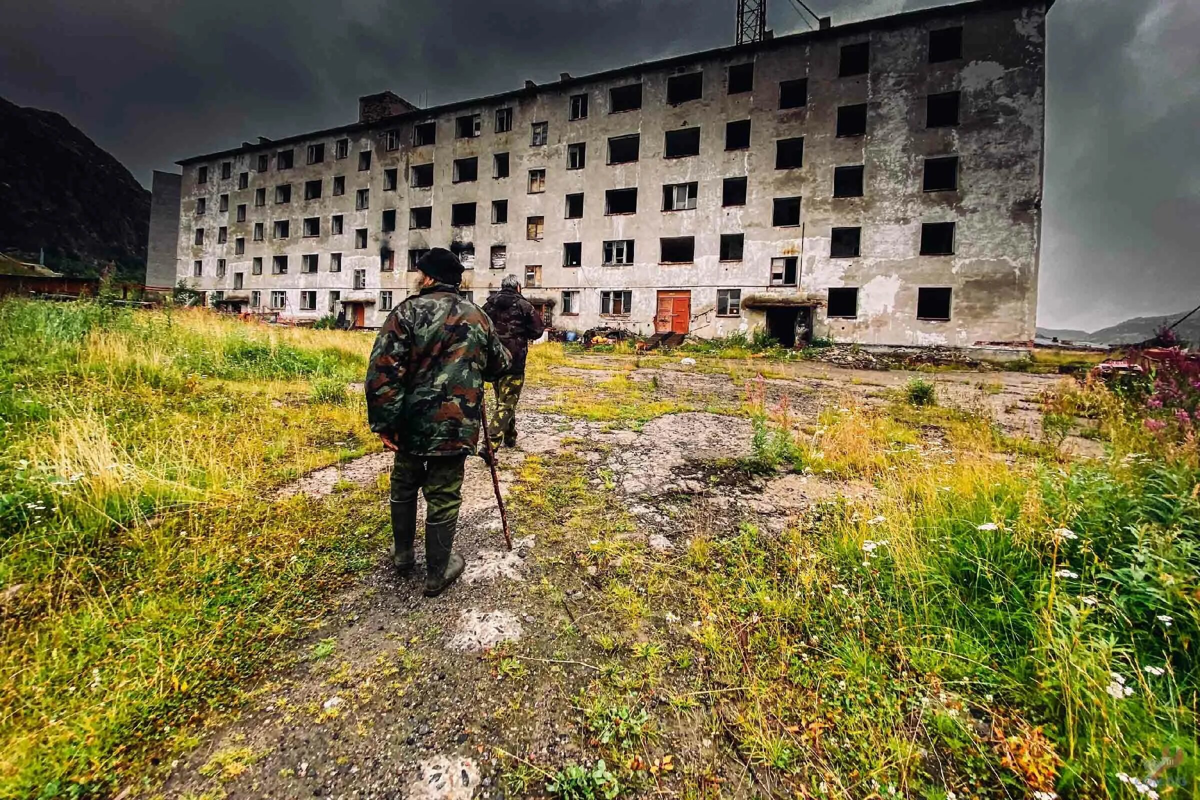 Военная дом 9. Гарнизон гранитный Мурманская область. Поселок гранитный Кольский полуостров. Мурманск поселок гранитный. Гранитный Кольский полуостров.