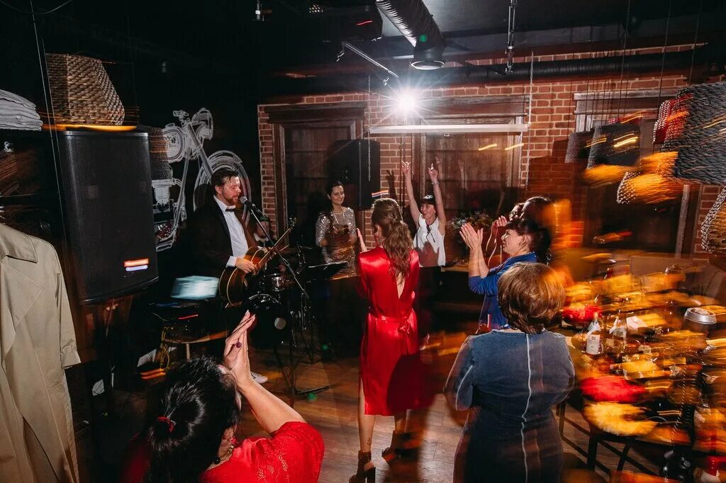 бар nebar. первый танцевальный бар екатеринбург. грот бревери бар. бары екатеринбурга. байки бар екатеринбург.