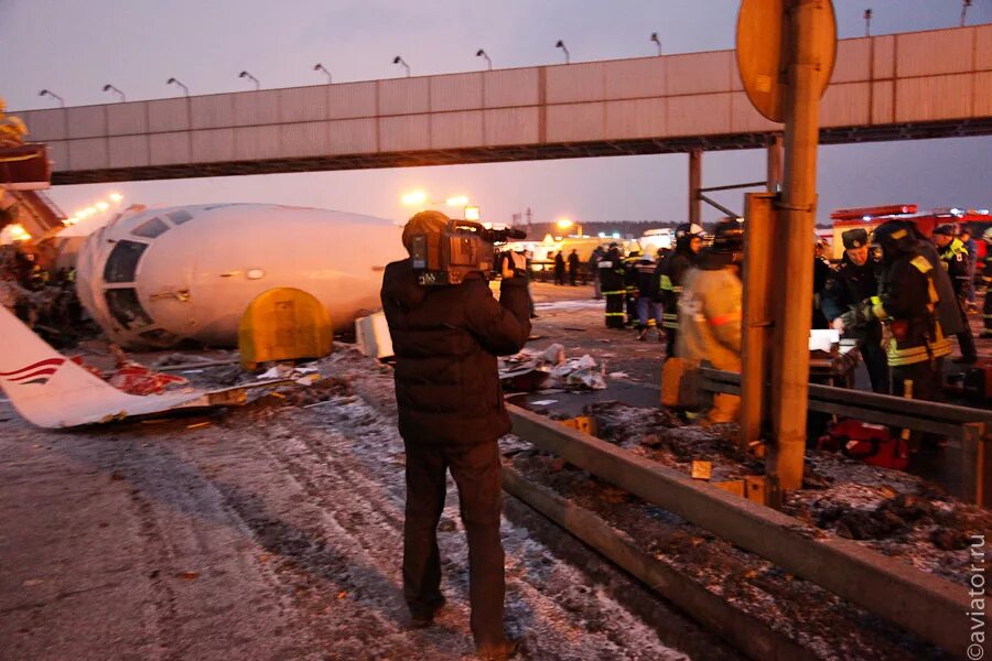 29 декабря 2012 года. крушение ту 204 во внуково. ту-204 ред вингс катастрофа. крушение ту 204 во внуково 2012. ту 204 внуково катастрофа.