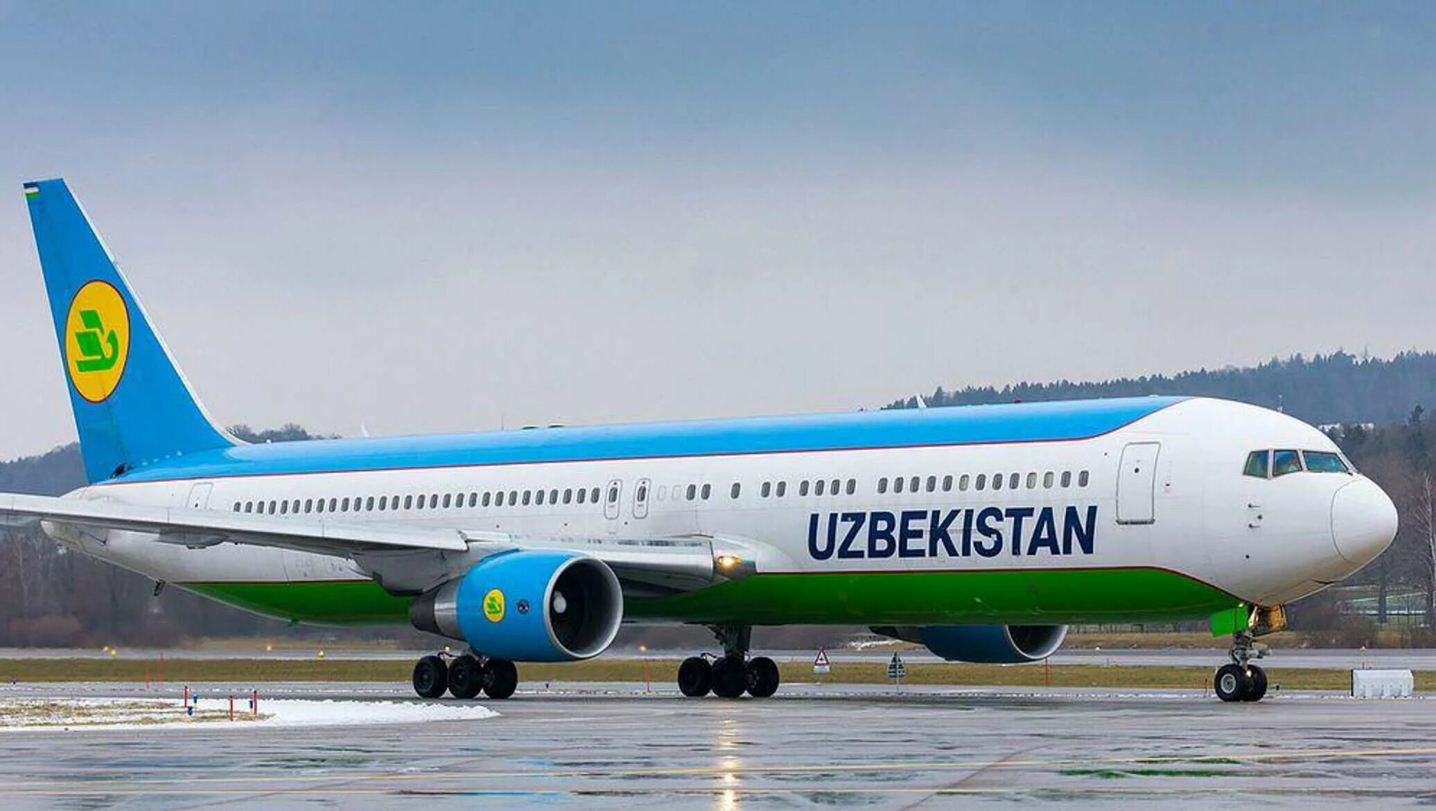Самолет душанбе ташкент. B767 uzbekistan airways. boeing-757/767 uzbekistan. uzbekistan airways boeing 747. самолет узбекистан аирвайс.