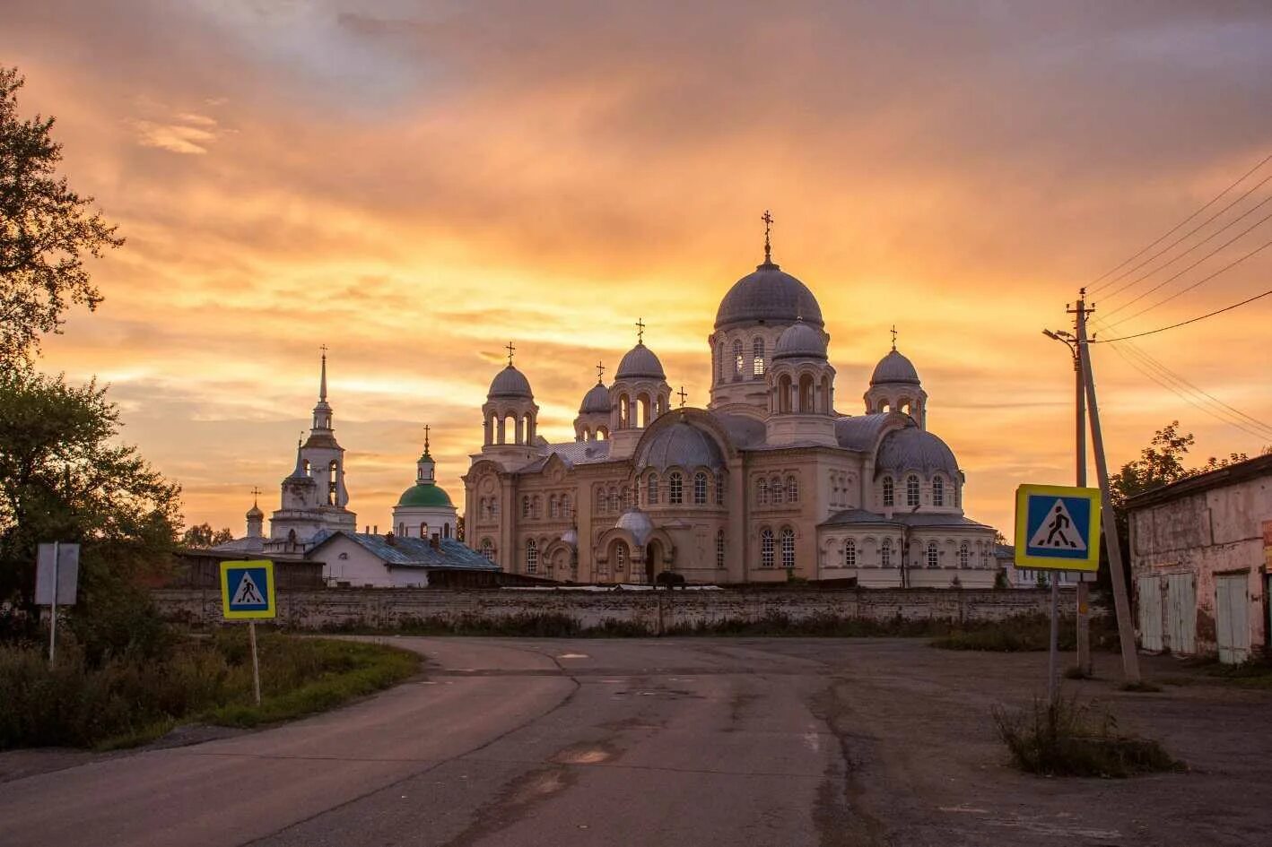 Уральский кремль верхотурье. Верхотурье достопримечательности. Верхотурский храм верхотурье. Верхотурье духовный центр урала. Храм в верхотурье свердловской области.