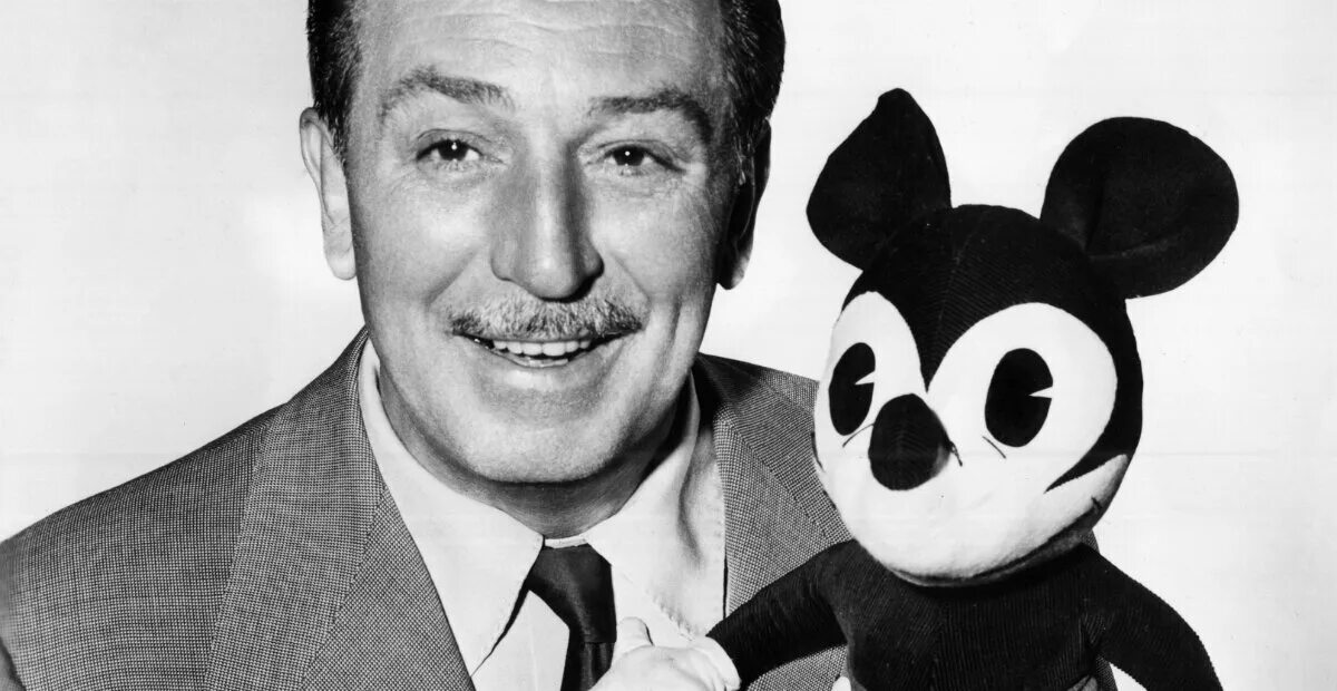 Walt Disney (Уолт Дисней). Уолт Элиас Дисней. Уолт Дисней 1934. Уолт Дисней и Микки.