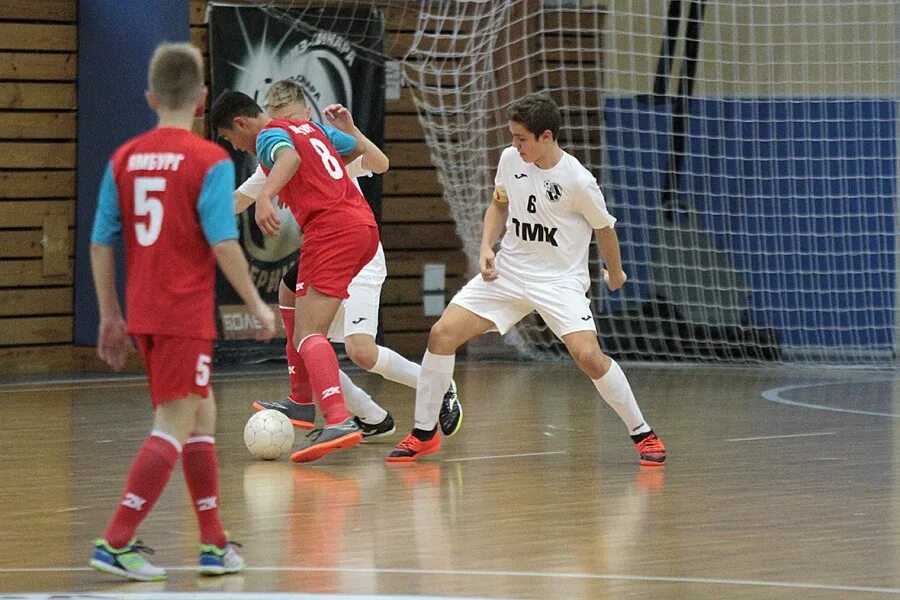 футбольная команда синтур екатеринбург 2008 год. команда мини футбола виз синара 2007. мини футбол урал и западная. мини футбол юноши. карпов футболист тюмень.