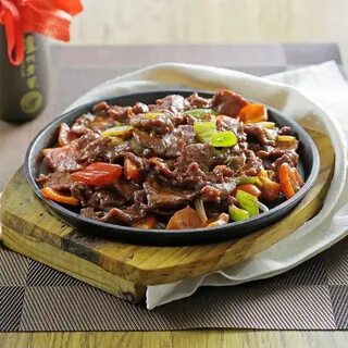 Говядина в собственном соку с овощами