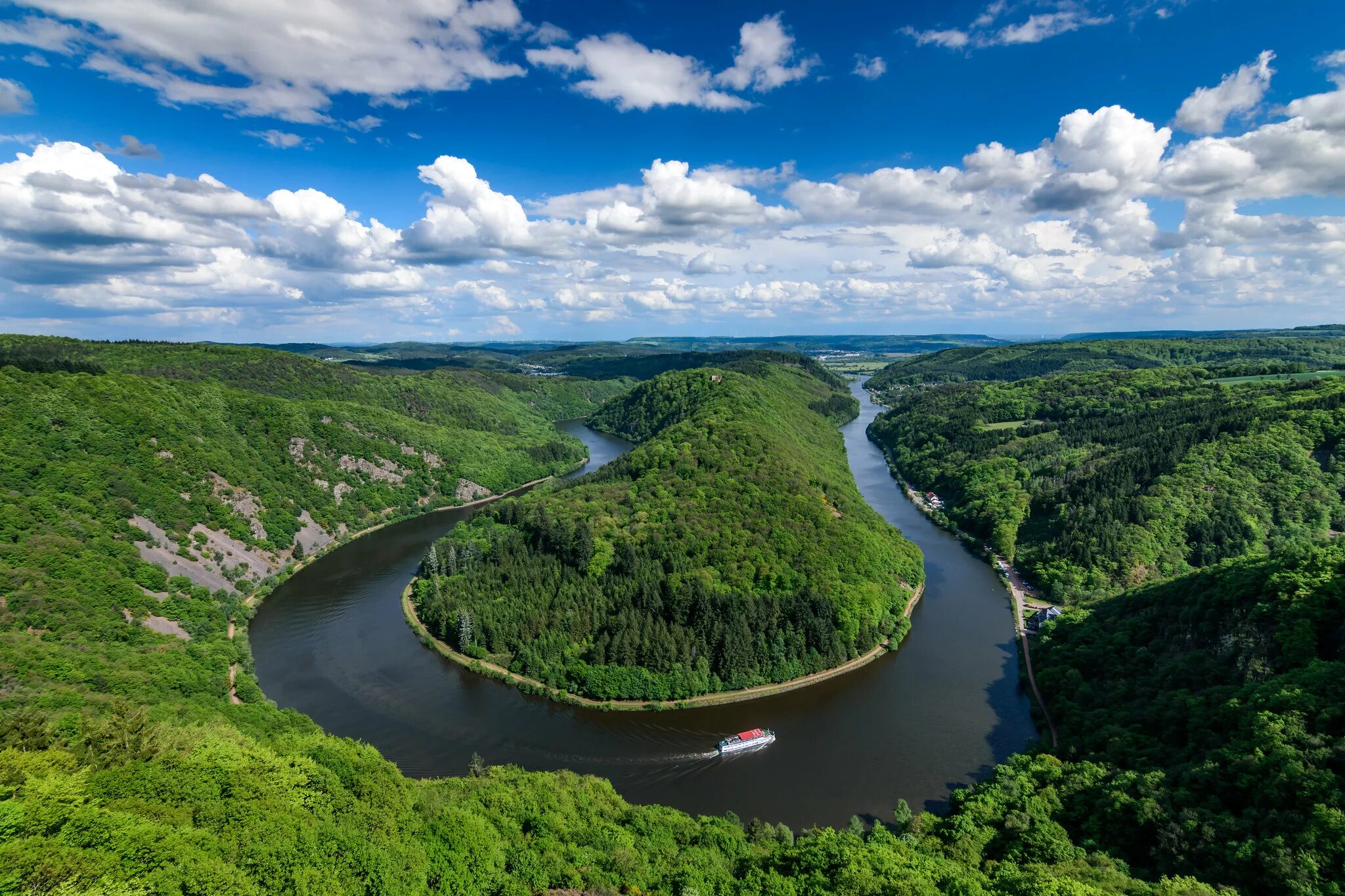 Река Саар Германия. Saarland реки. Амазонка самая длинная река в мире. Долина реки Амазонка. Изгиб реки сканворд