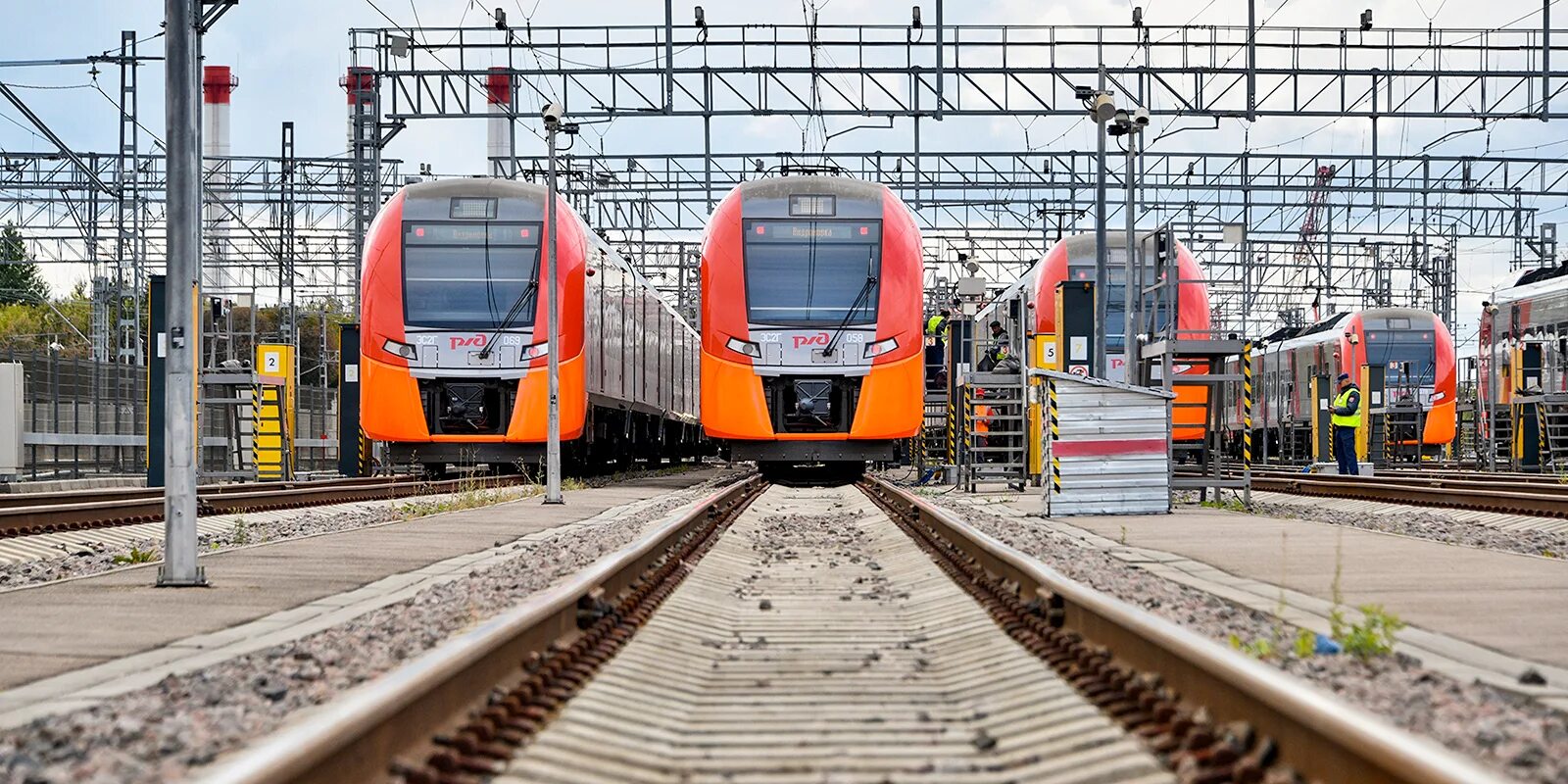 Электропоезд Ласточка Синара. Ласточка электропоезд МЦД. МЦК вагоны. Андроновка станция МЦК. По кольцевой железной дороге курсируют 18