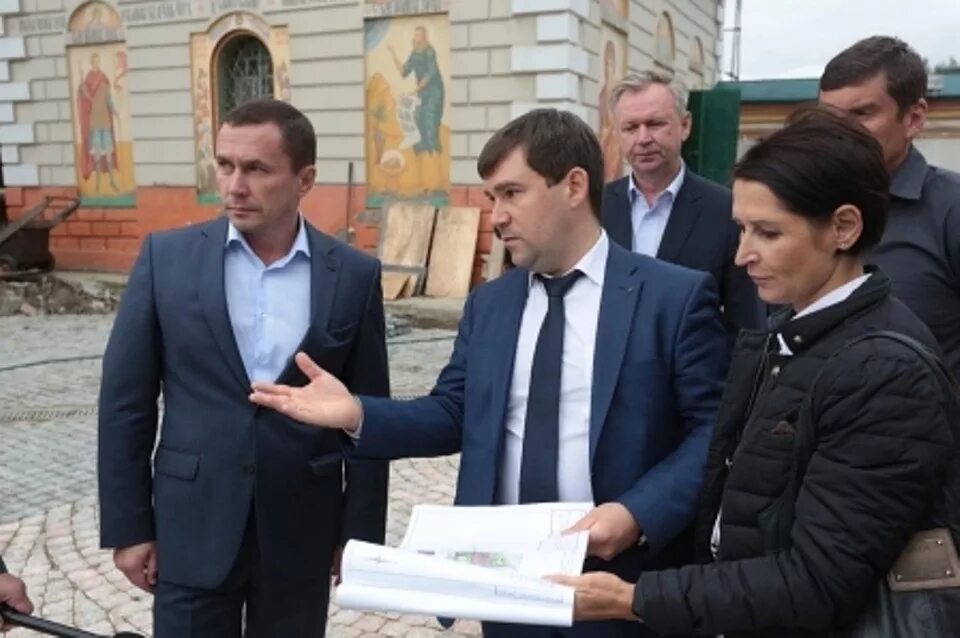 Укс города иркутска директор. Савченко депутат иркутск. Укс логотип. Сайт укса иркутск. Укс города иркутска.