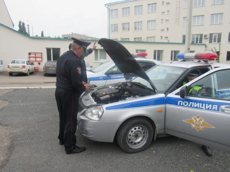 Полиция дпс. Сотрудники дпс в белебее. Инспекторы дпс октябрьский башкортостан. Департамент полиции. Акция пешеход на переход.