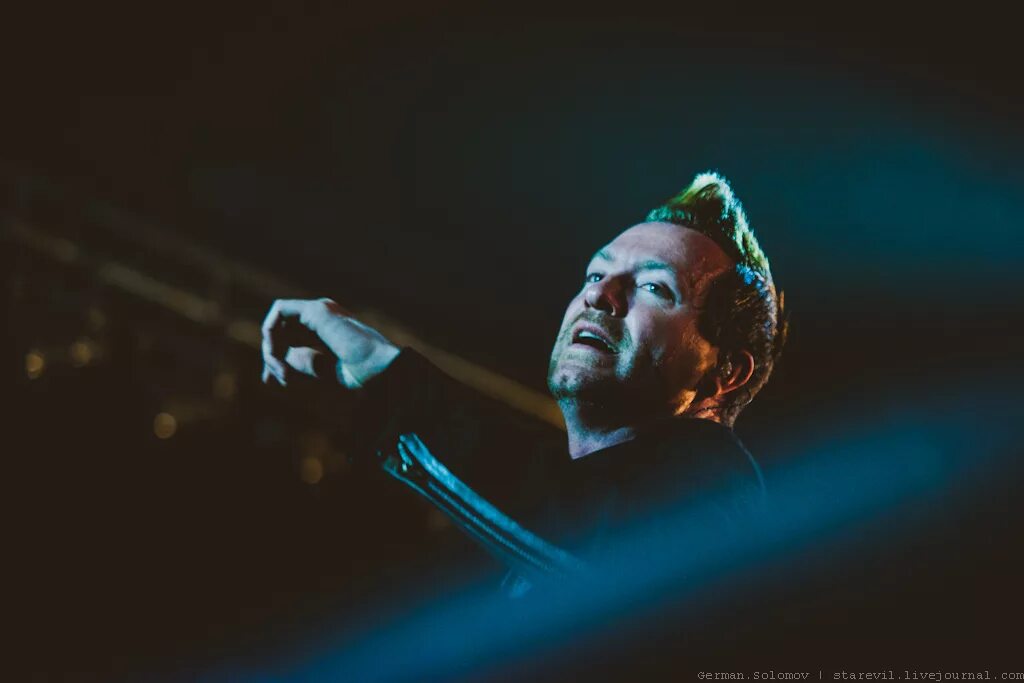 Лучший концерт 2012. Тревор макнивен 2012. trevor mcnevan concert. thousand foot krutch концерт. семья тревора макнивена thousand foot krutch.