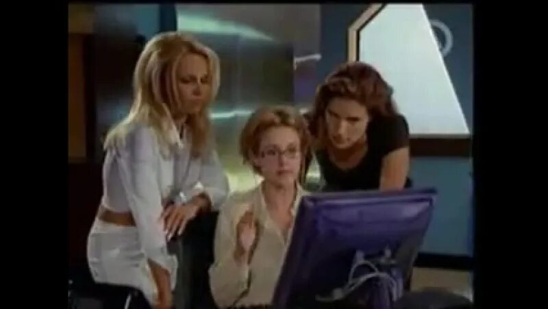 I. Сериал с памелой андерсон в 90 годах. Девушка с характером 1. V. Девушка х.