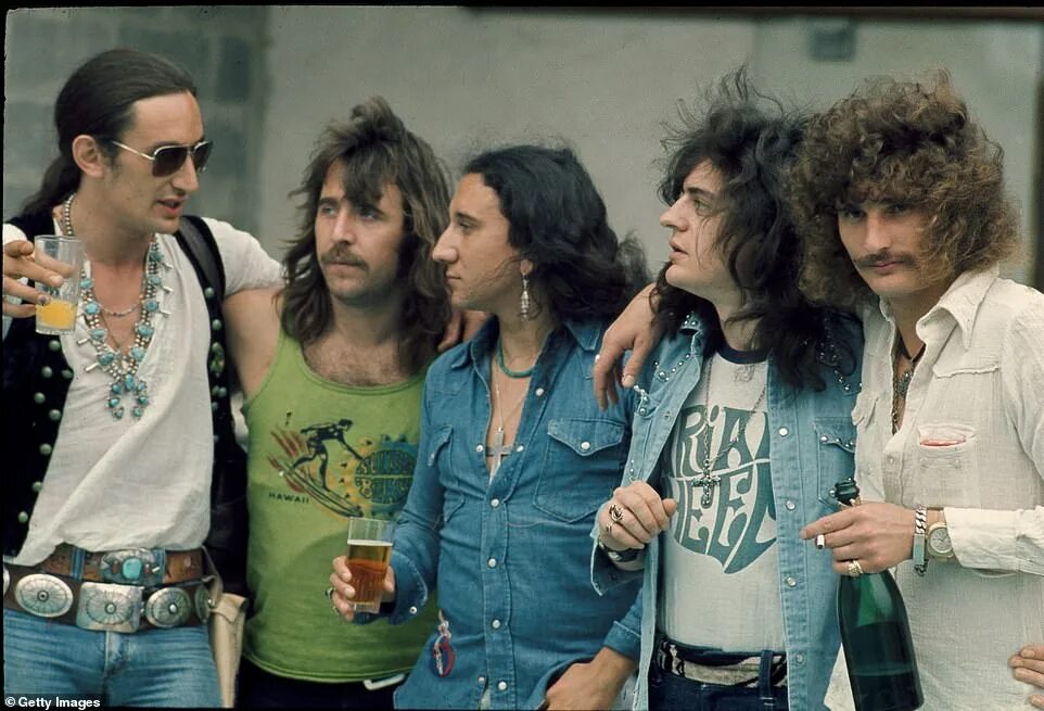 Рок музыканты 70-х. Sweet band. Slade 1988. Scorpions молодые. Группы 60-х.