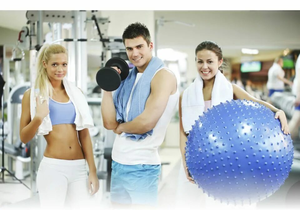 другие услуги спортивная. занятия спортом в спортзале. другие услуги спортивная. тренировка с тренером. бизнесмен в тренажерном зале.