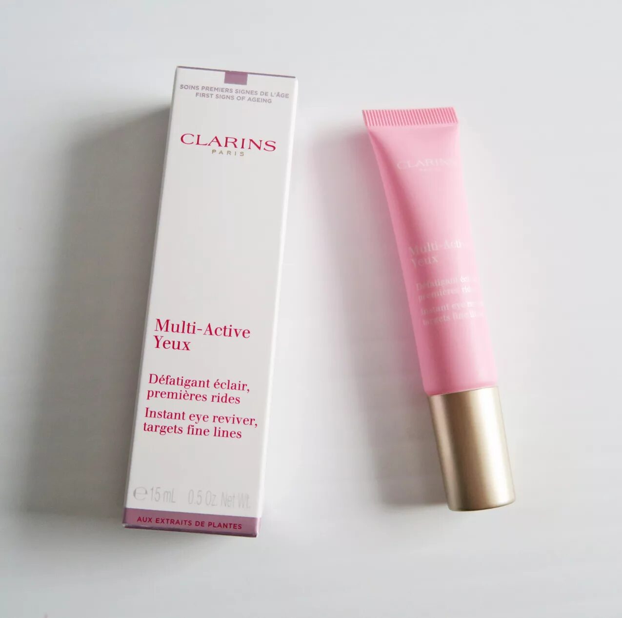 Clarins eye contour gel. Clarins крем вокруг глаз. Кларинс крема для глаз. Крем вокруг глаз кларанс. Крем для глаз от морщин.