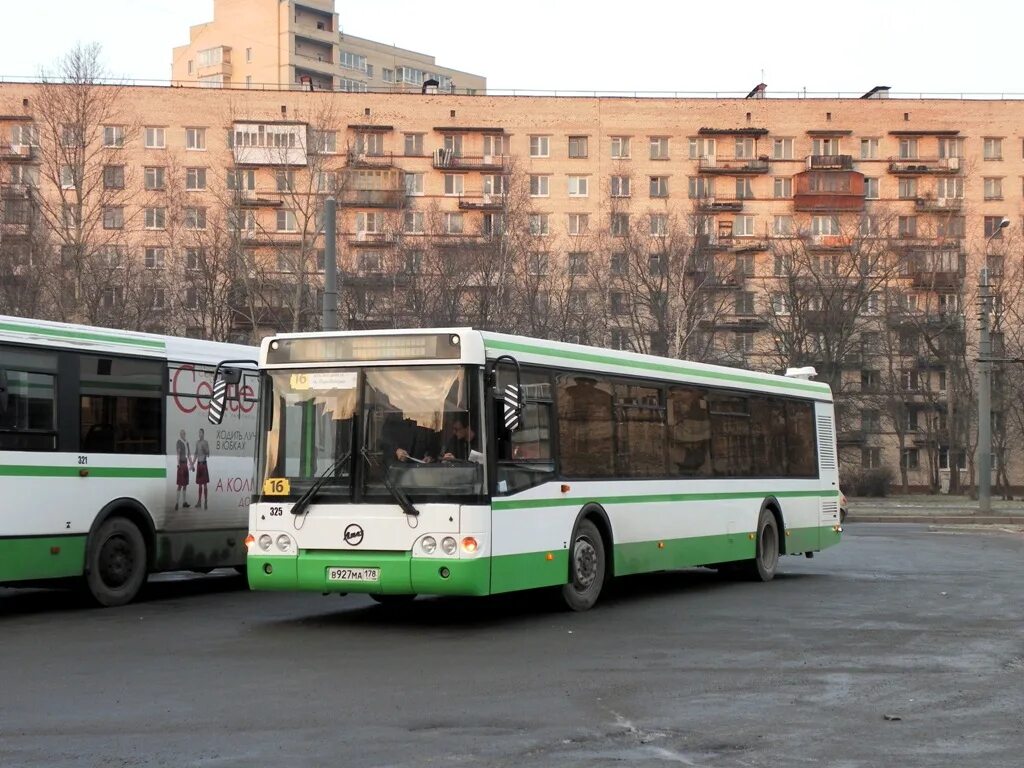 Автобус 16а брянск. Автобус 16 СПБ. Автобус 16 Москва. 16 На звездную 16 автобус.