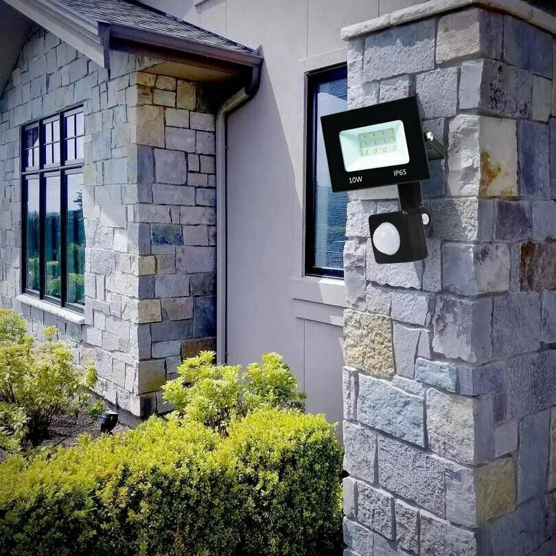 отделка дома искусственным камнем. отделка фасада декоративным камнем. фасадный камень для дома. красивый каменный дом. декоративный камень leonardo stone.