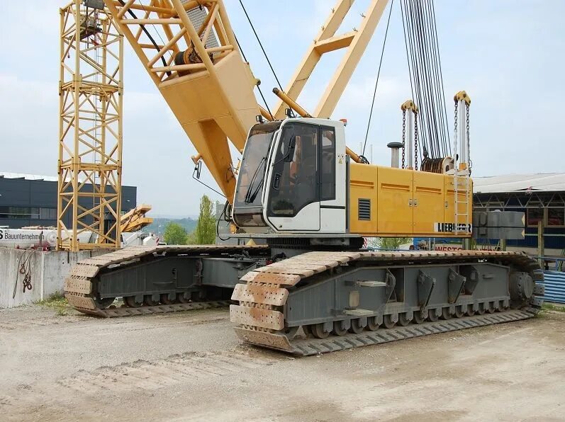 Гусеничный кран xcmg xgc75. Техника гусеничный кран. Кран 650 тонн. Либхер кран гусеничный hs883hd. Sany scc1350a-5.