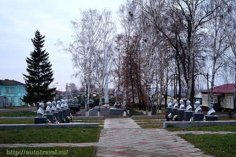 Город ардатов республики мордовия. Аллея славы Ардатов. Город Ардатов Мордовия. Ардатов Мордовия парк. Ардатов мемориал ВОВ И аллея славы героев..