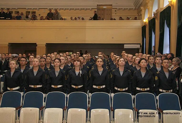 Мгу им адм невельского. МГУ им Невельского Владивосток. МГУ Адмирала Невельского. Концертный зал МГУ Невельского. Офицеры МГУ Невельского.