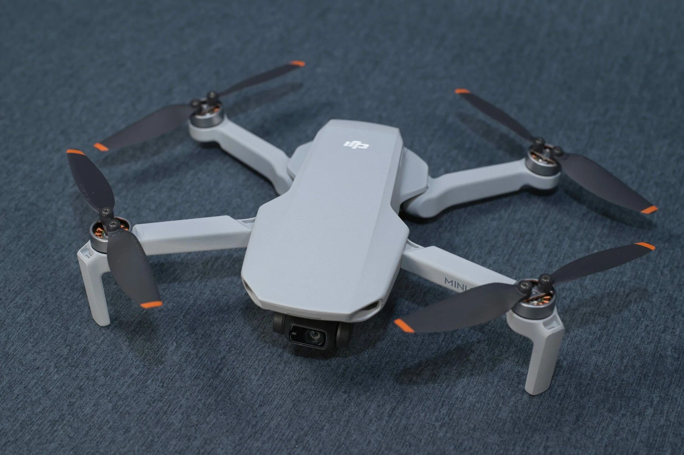 DJI Mini 2 Fly more Combo. DJI Mini 2 se Fly more Combo. Runing DJI 2 Combo. DJI Mini se. Dji se fly more combo