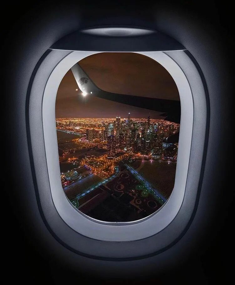 Площадь иллюминатора. Airbus a320 вид из иллюминатора. вид из окна самолета. вид из иллюминатора. луна вид из самолета.