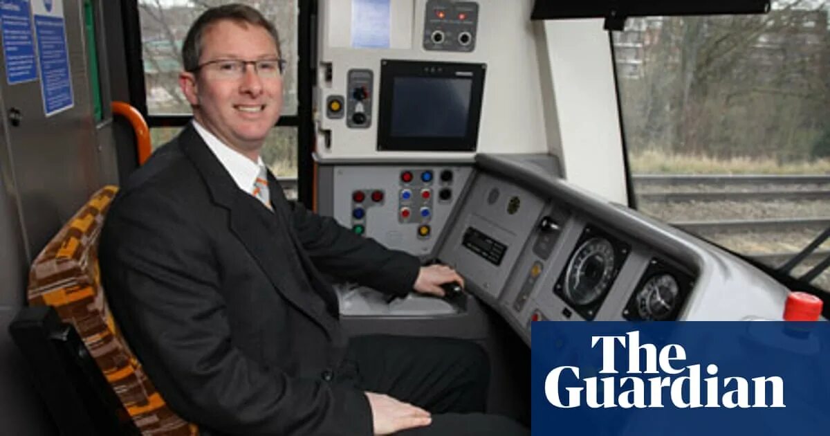 Train operator. Train driver форма. trains without drivers. driving a train.
