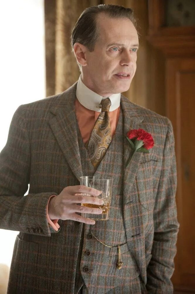 Подпольная империя наки томпсон. Наки томпсон. Стив бушеми подпольная империя. Наки томпсон. Наки томпсон.