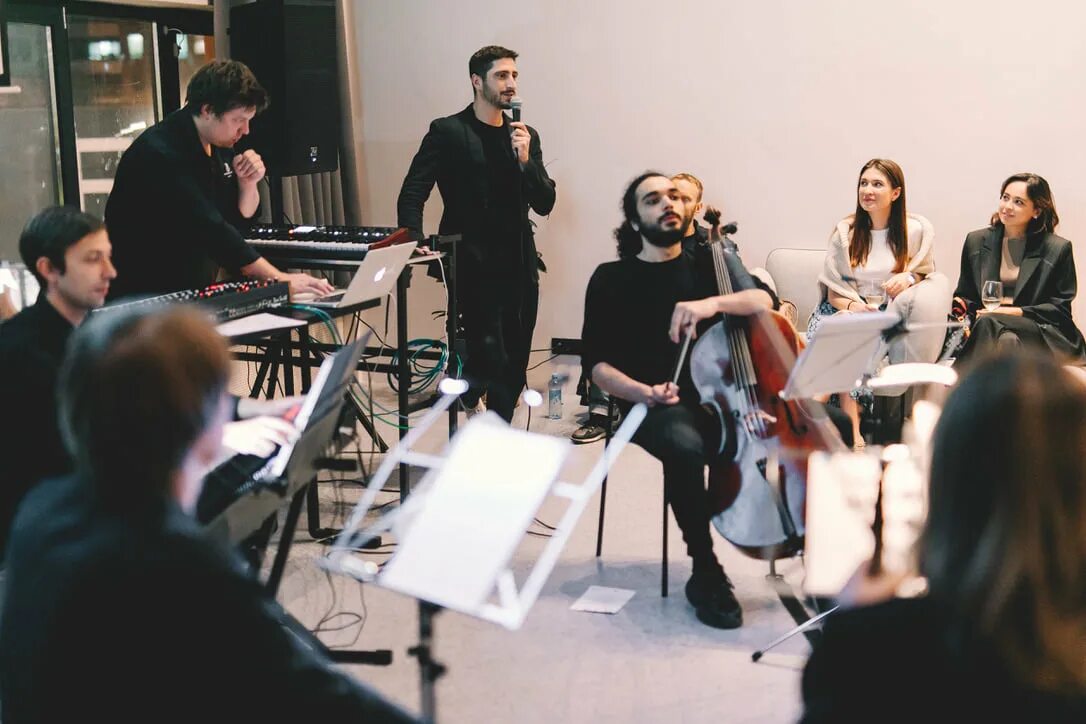 Music ensemble. Дом симпл мьюзик хлебозавод. simple music ensemble концерты. simple music ensemble людовико эйнауди. людовико эйнауди. simple music ensemble. концерт в оранжерее.
