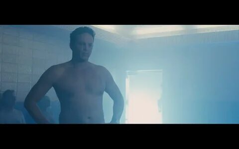 Unfinished Business - Vince Vaughn, Dave Franco & Naked Extras.