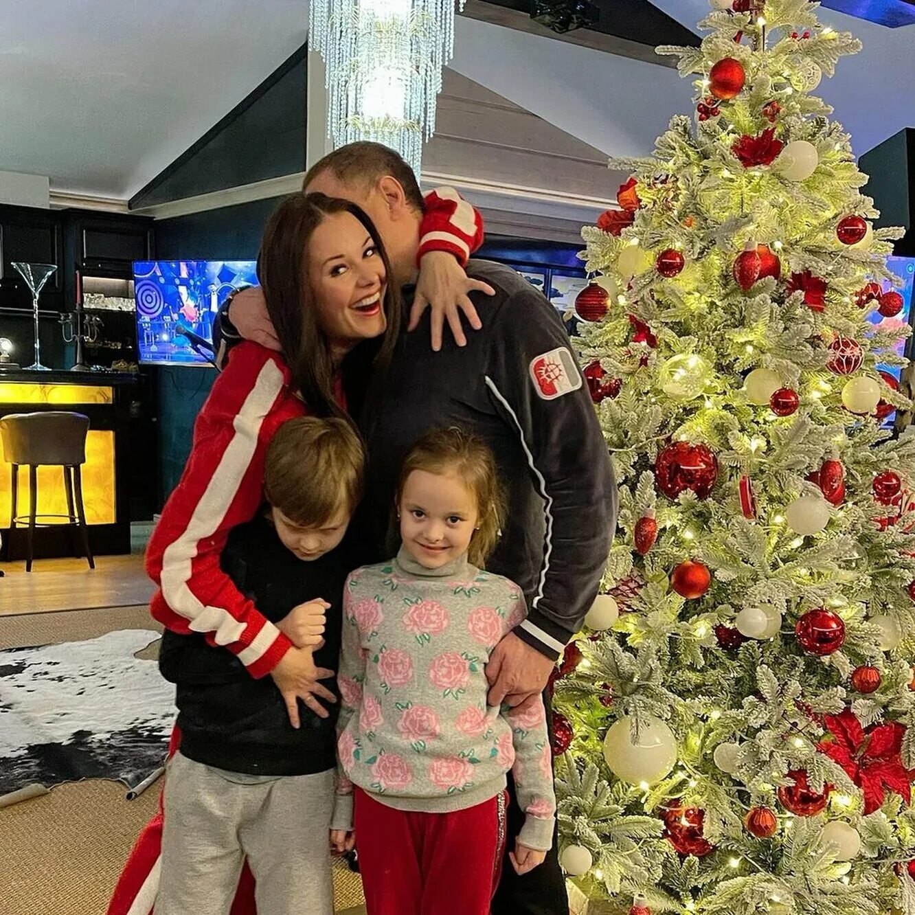 оксана федорова с детьми 2020. андрей бородин муж оксаны. оксана фёдоровна с детьми. оксана федорова дети. дети оксаны федоровой сейчас.