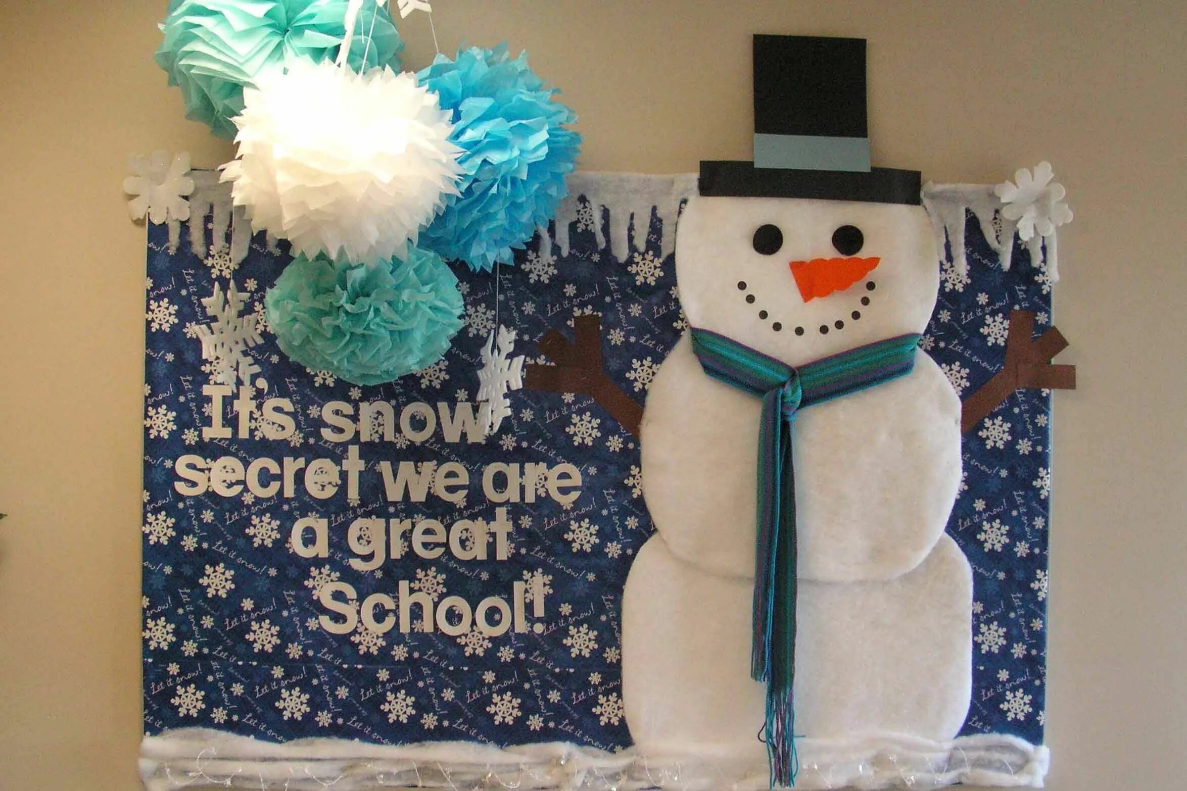 Snow secret. Снеговик на стенгазету. Плакат Снеговик своими руками. Сделать снеговика на плакате. Стенгазета Снеговик своими руками.